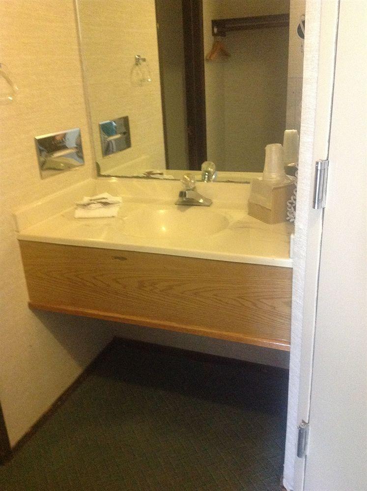 Val-U Inn Winnemucca Bagian luar foto