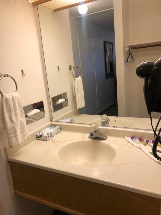 Val-U Inn Winnemucca Bagian luar foto