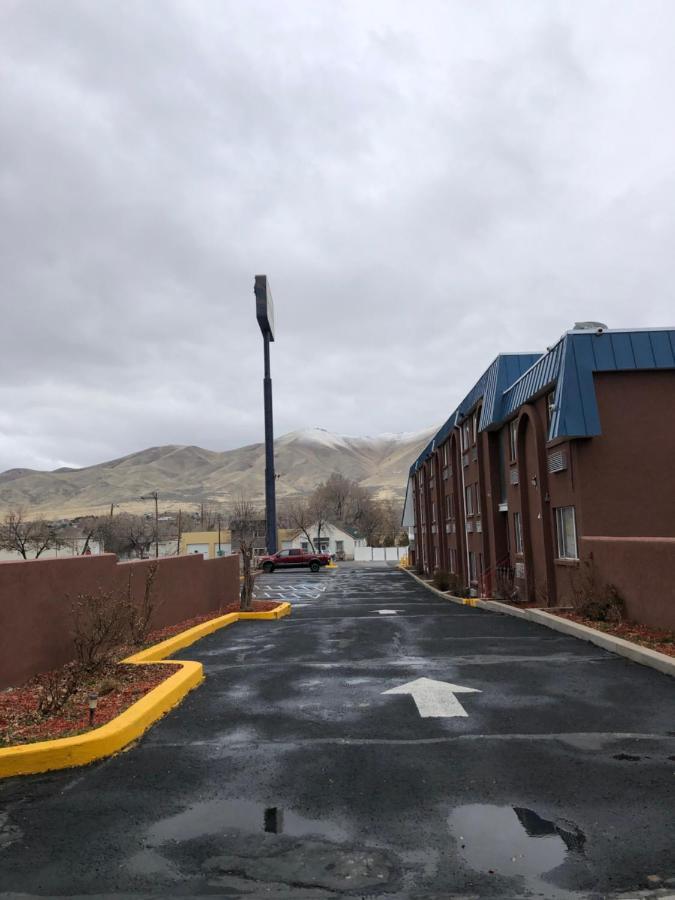 Val-U Inn Winnemucca Bagian luar foto